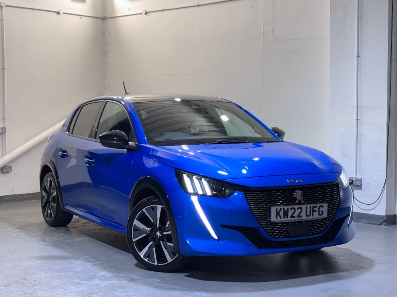 Main listing image - Peugeot 208