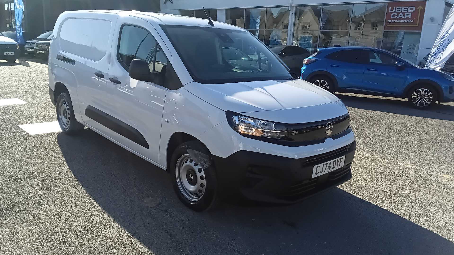 Main listing image - Vauxhall Combo Cargo