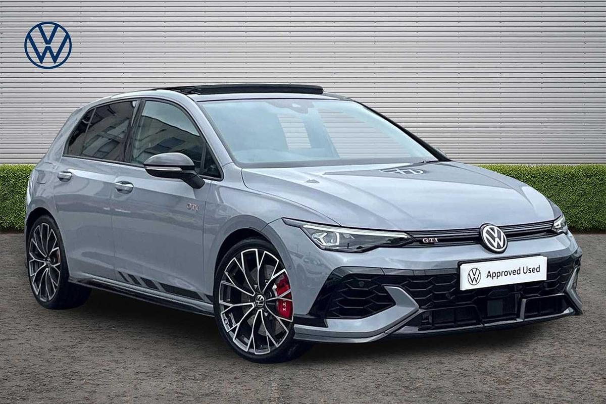 Main listing image - Volkswagen Golf