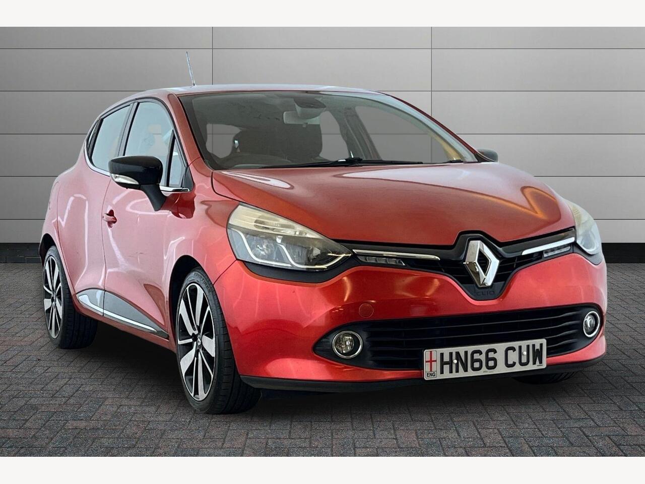 Main listing image - Renault Clio