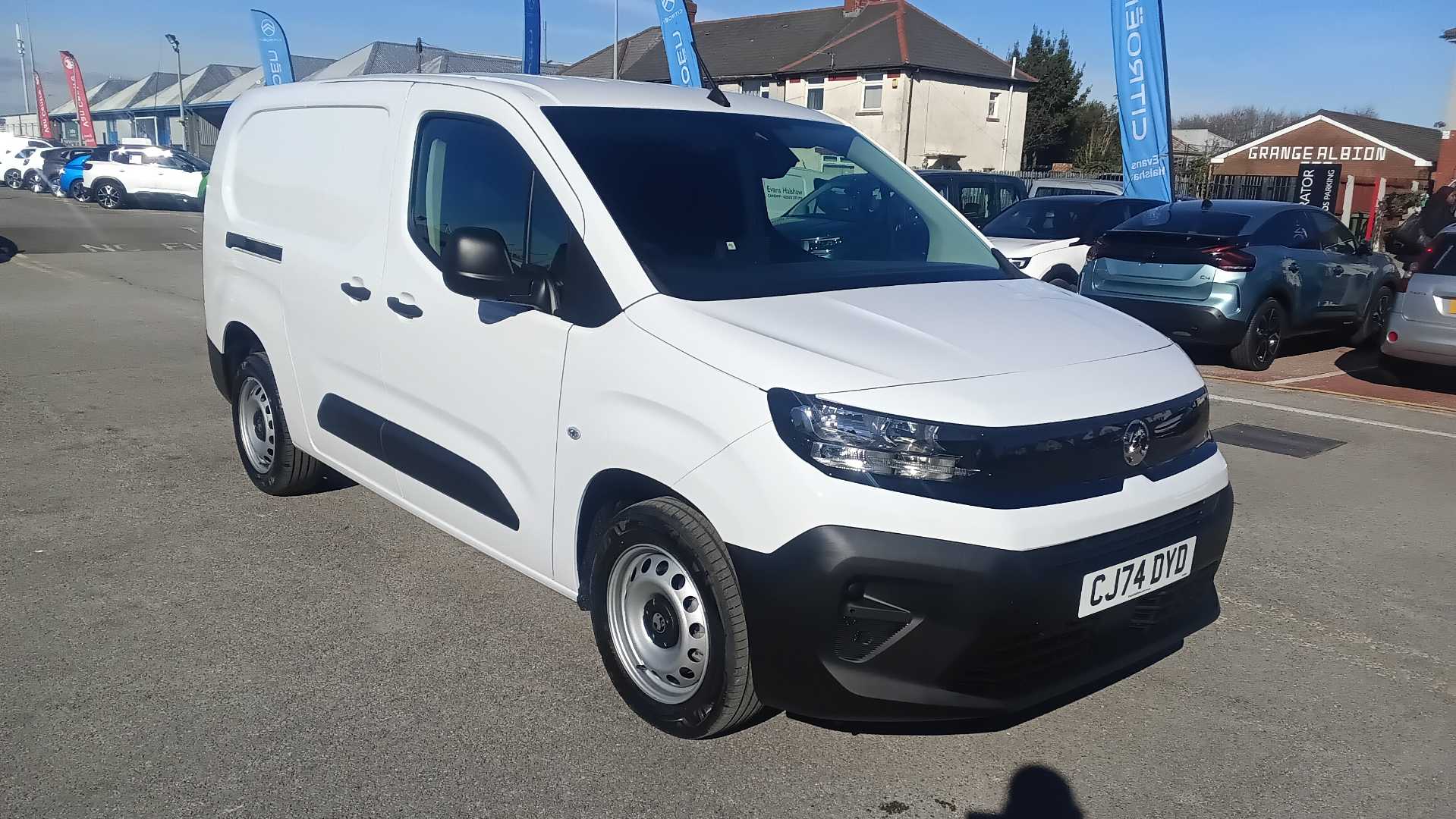 Main listing image - Vauxhall Combo Cargo