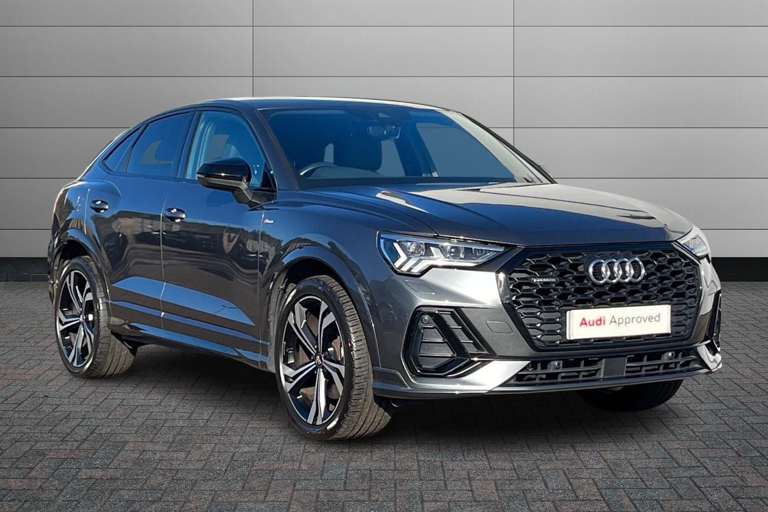 Main listing image - Audi Q3