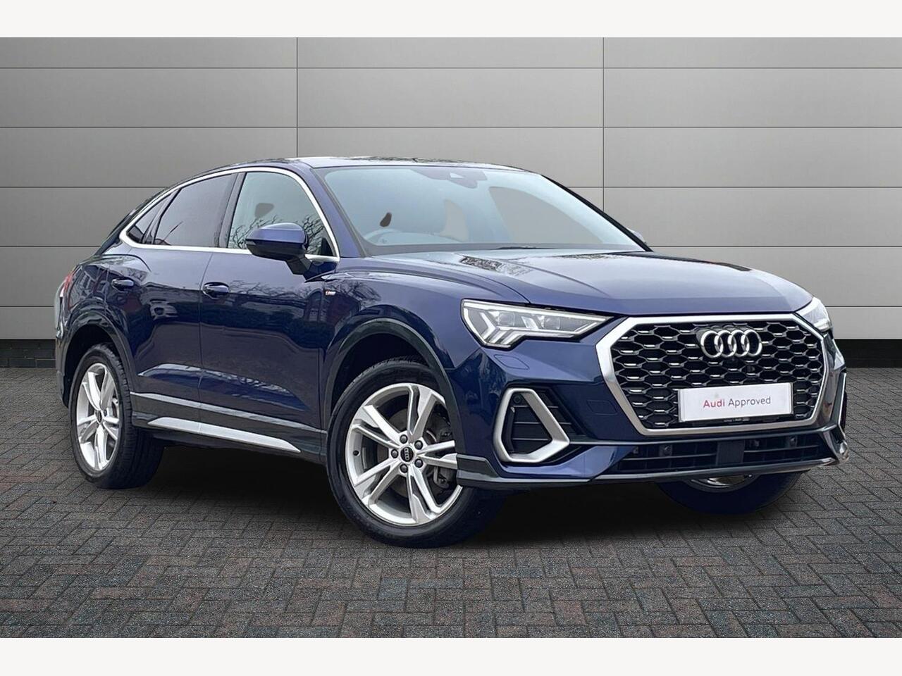 Main listing image - Audi Q3