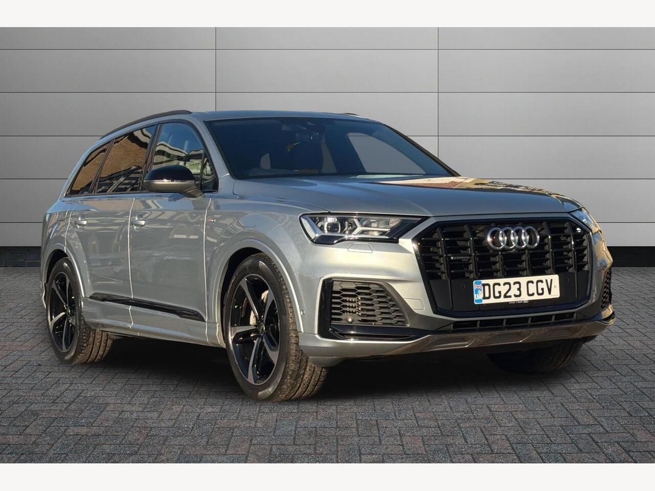 Main listing image - Audi Q7
