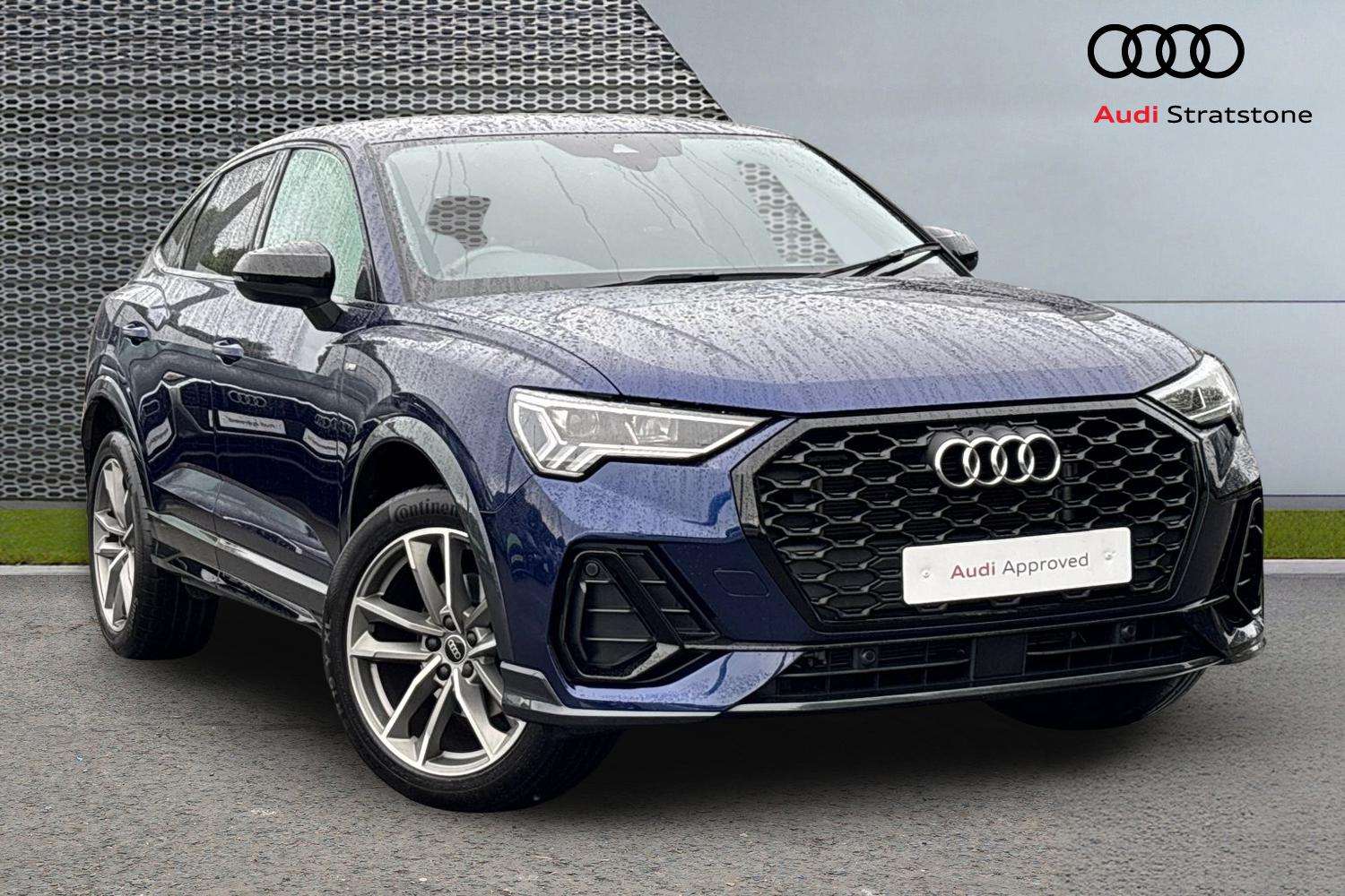 Main listing image - Audi Q3