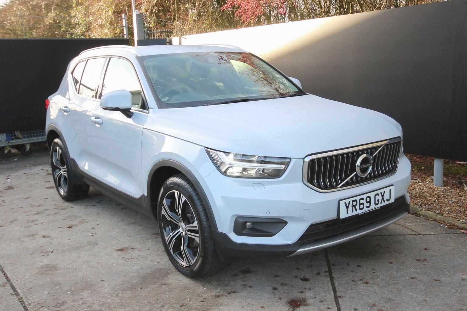 Main listing image - Volvo XC40