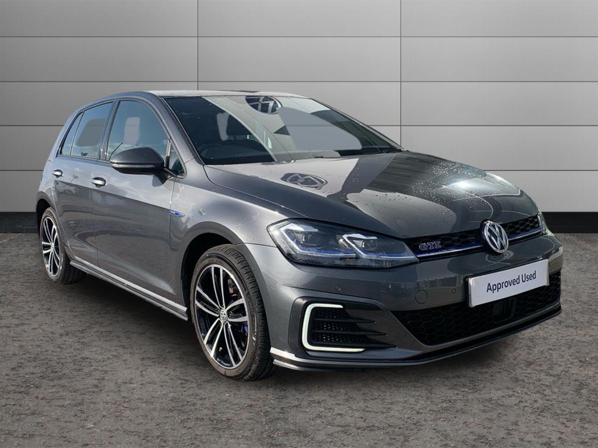 Main listing image - Volkswagen Golf GTE