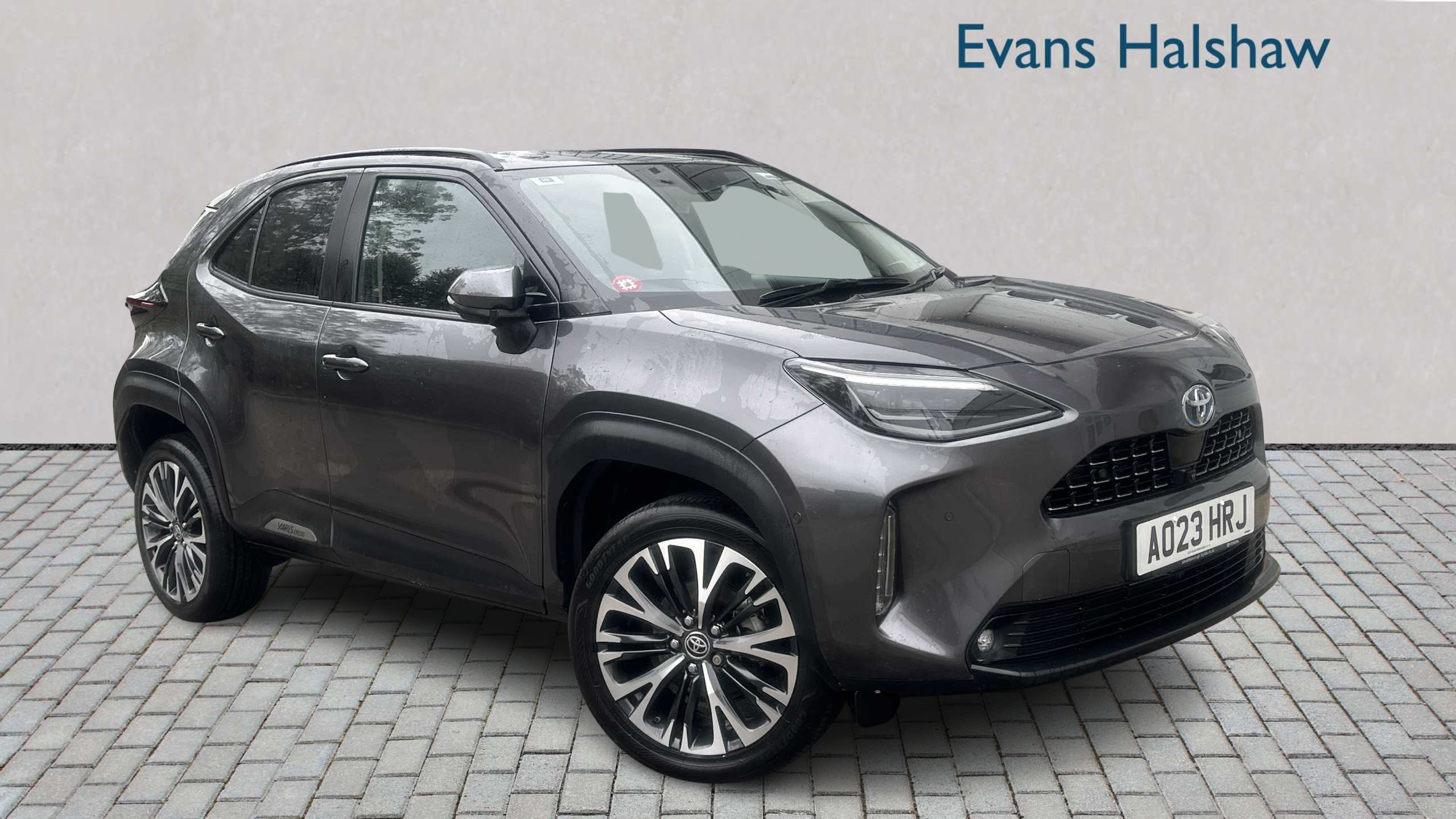 Main listing image - Toyota Yaris Cross