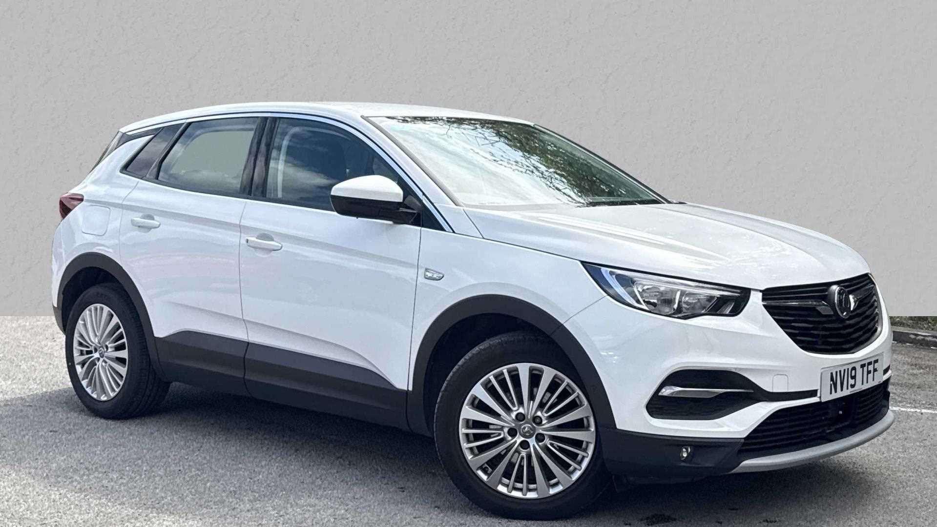 Main listing image - Vauxhall Grandland X