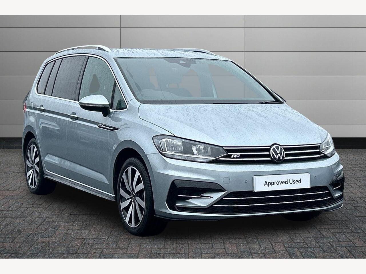 Main listing image - Volkswagen Touran