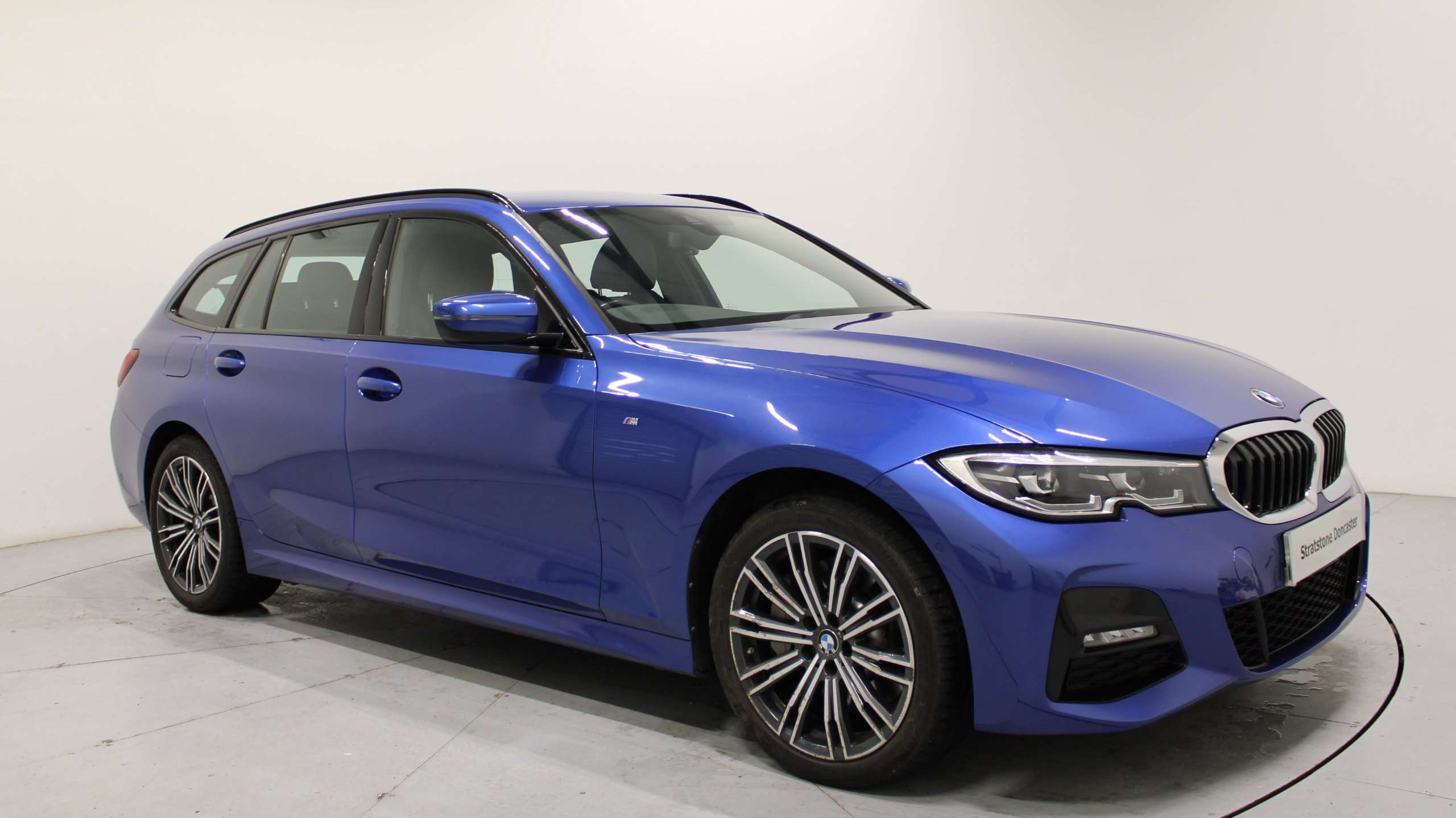 Main listing image - BMW 3 Series Touring