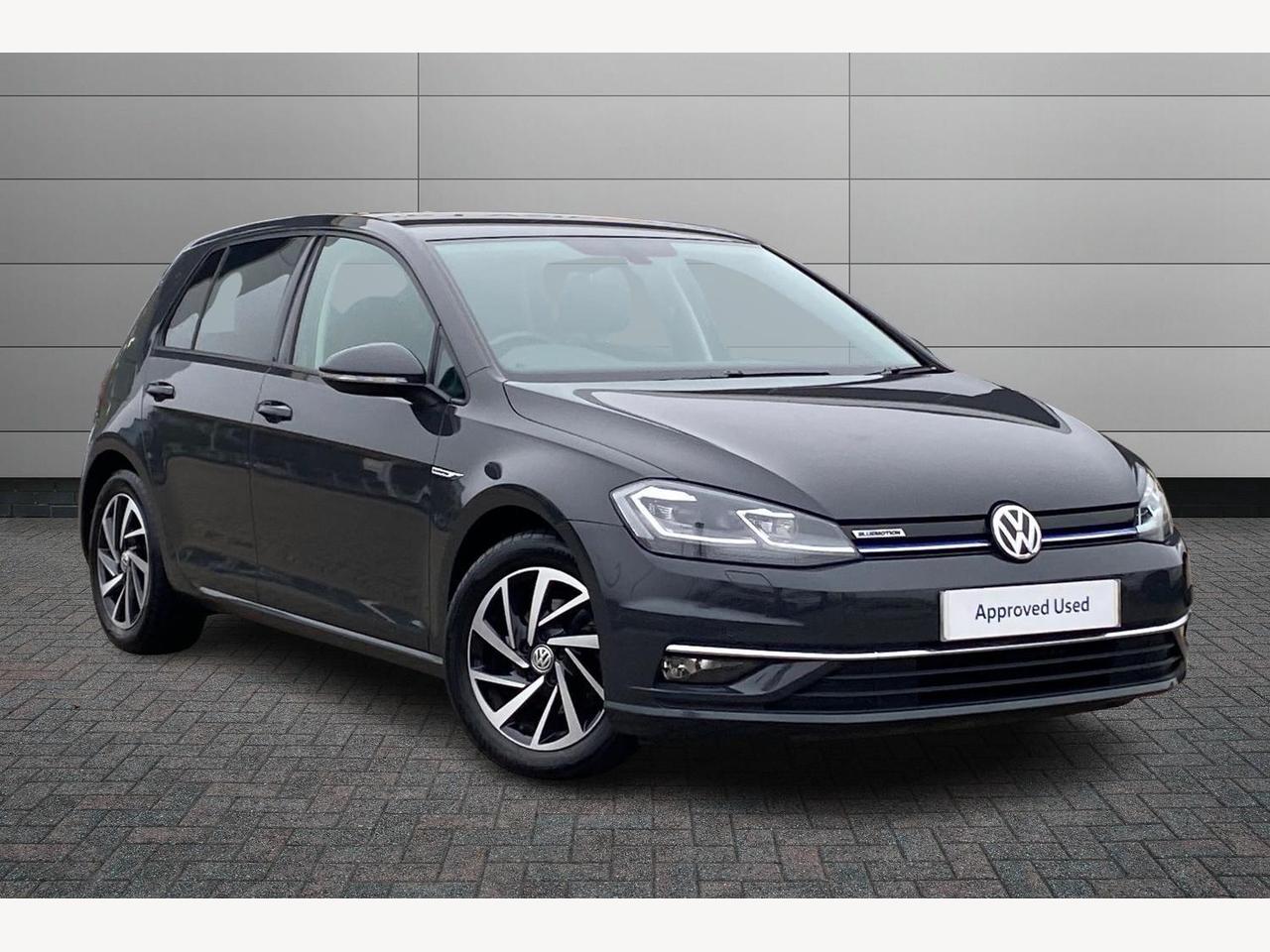 Main listing image - Volkswagen Golf