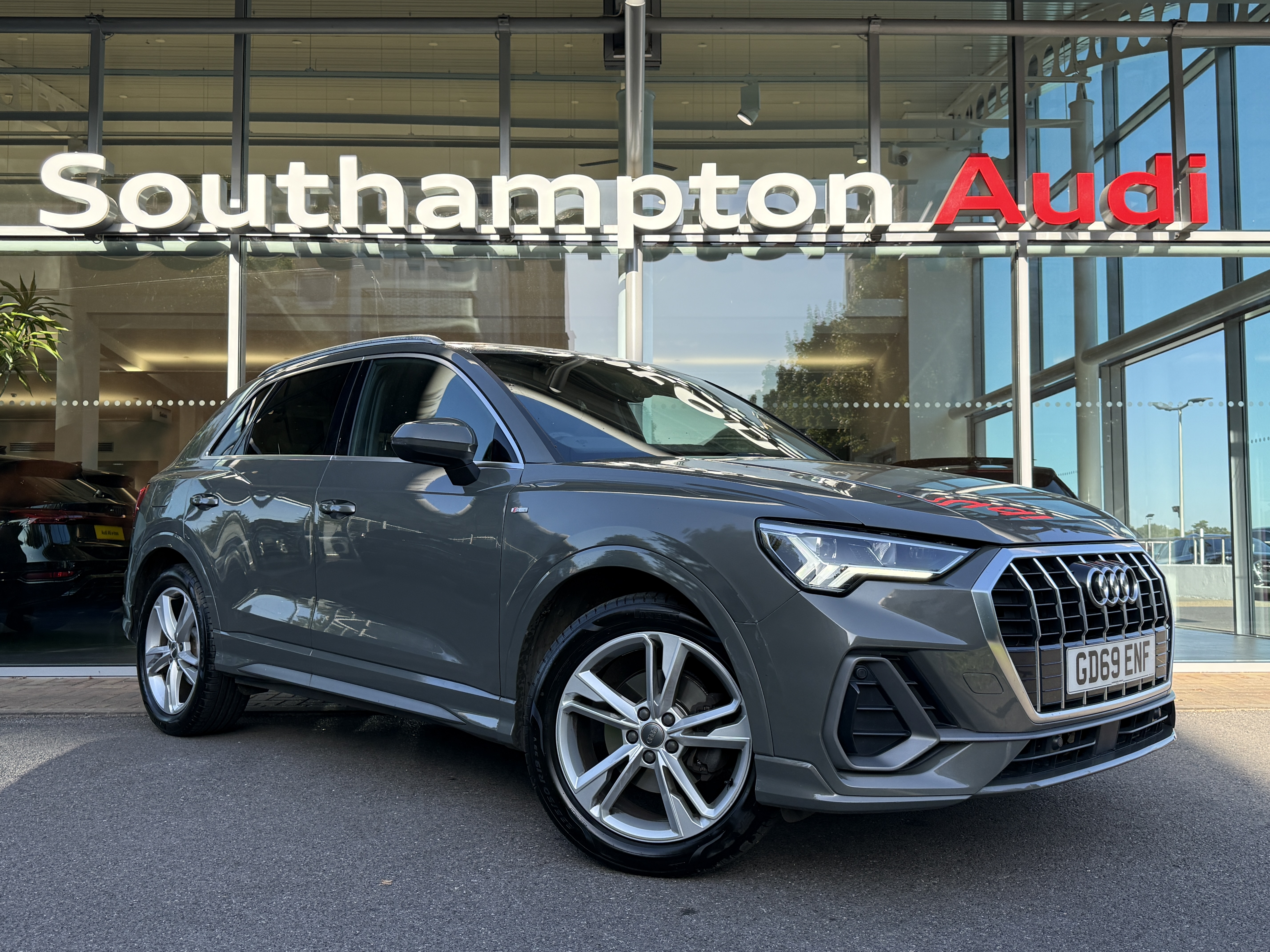 Main listing image - Audi Q3