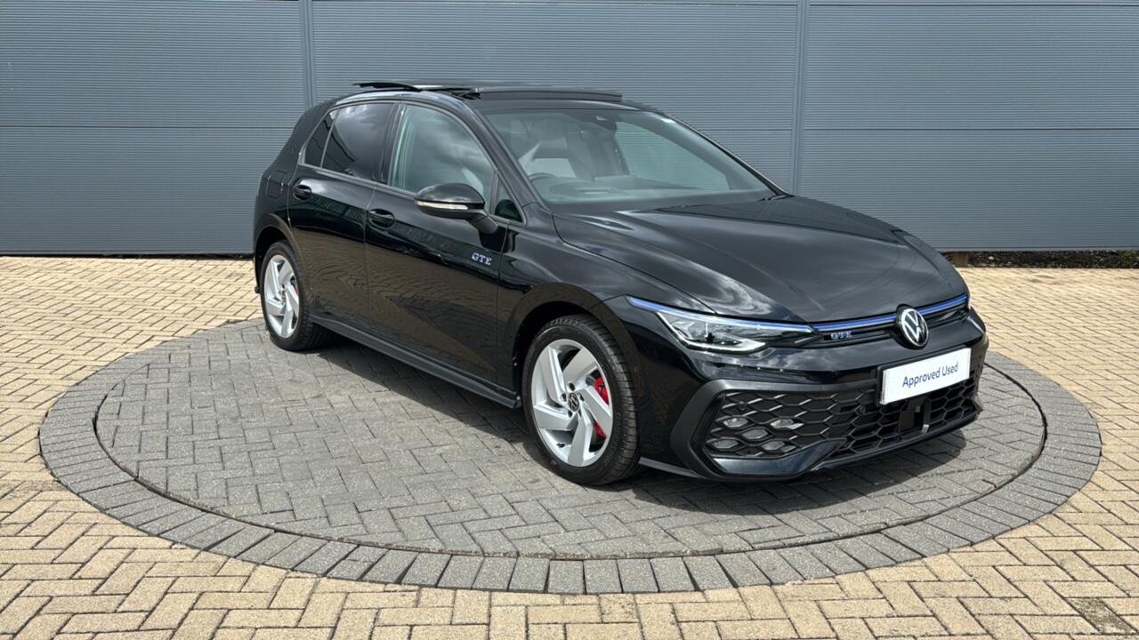 Main listing image - Volkswagen Golf