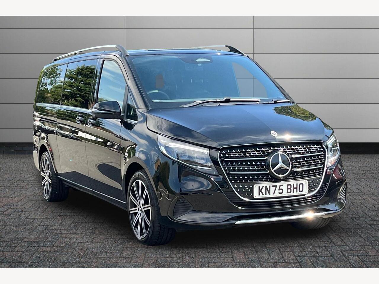 Main listing image - Mercedes-Benz V-Class