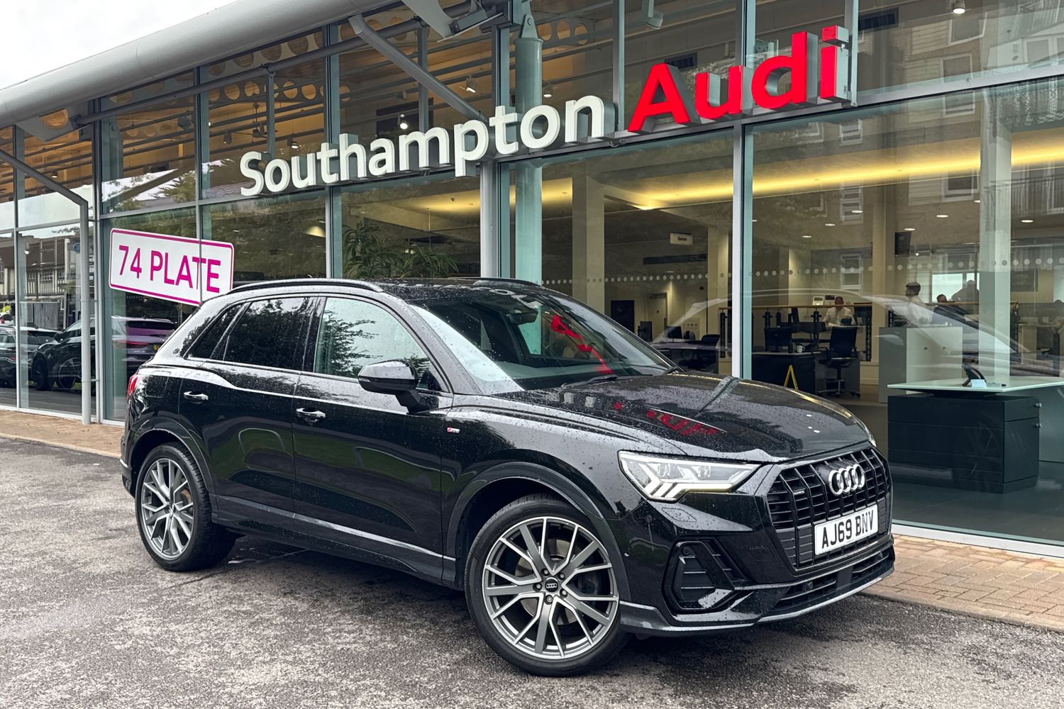 Main listing image - Audi Q3