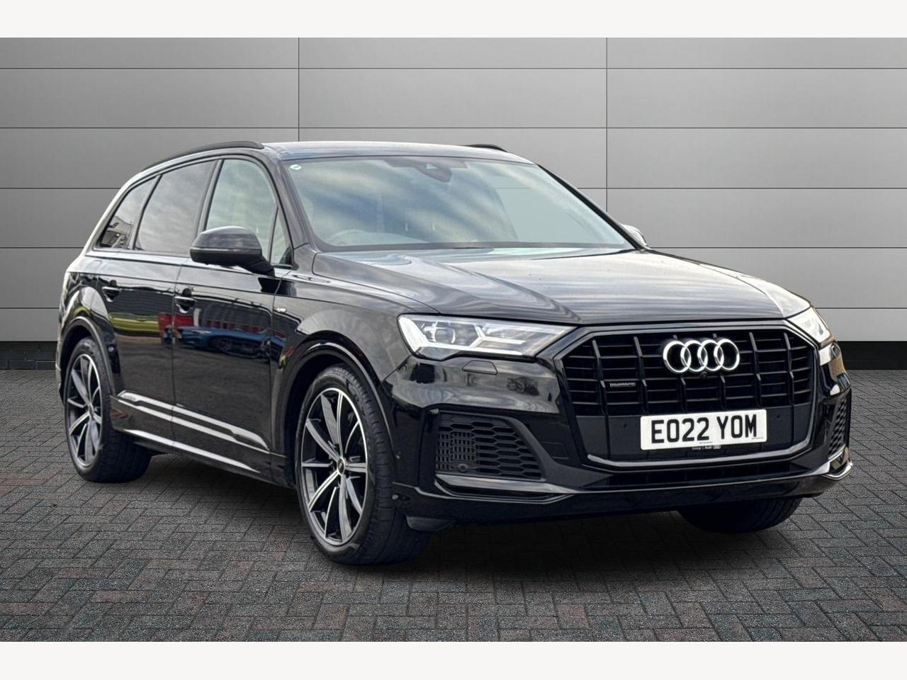 Main listing image - Audi Q7