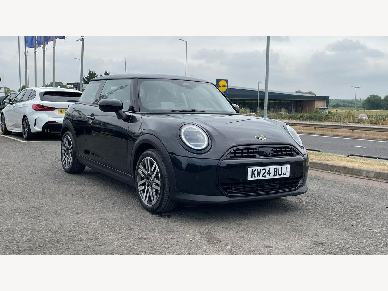 Main listing image - MINI Hatchback