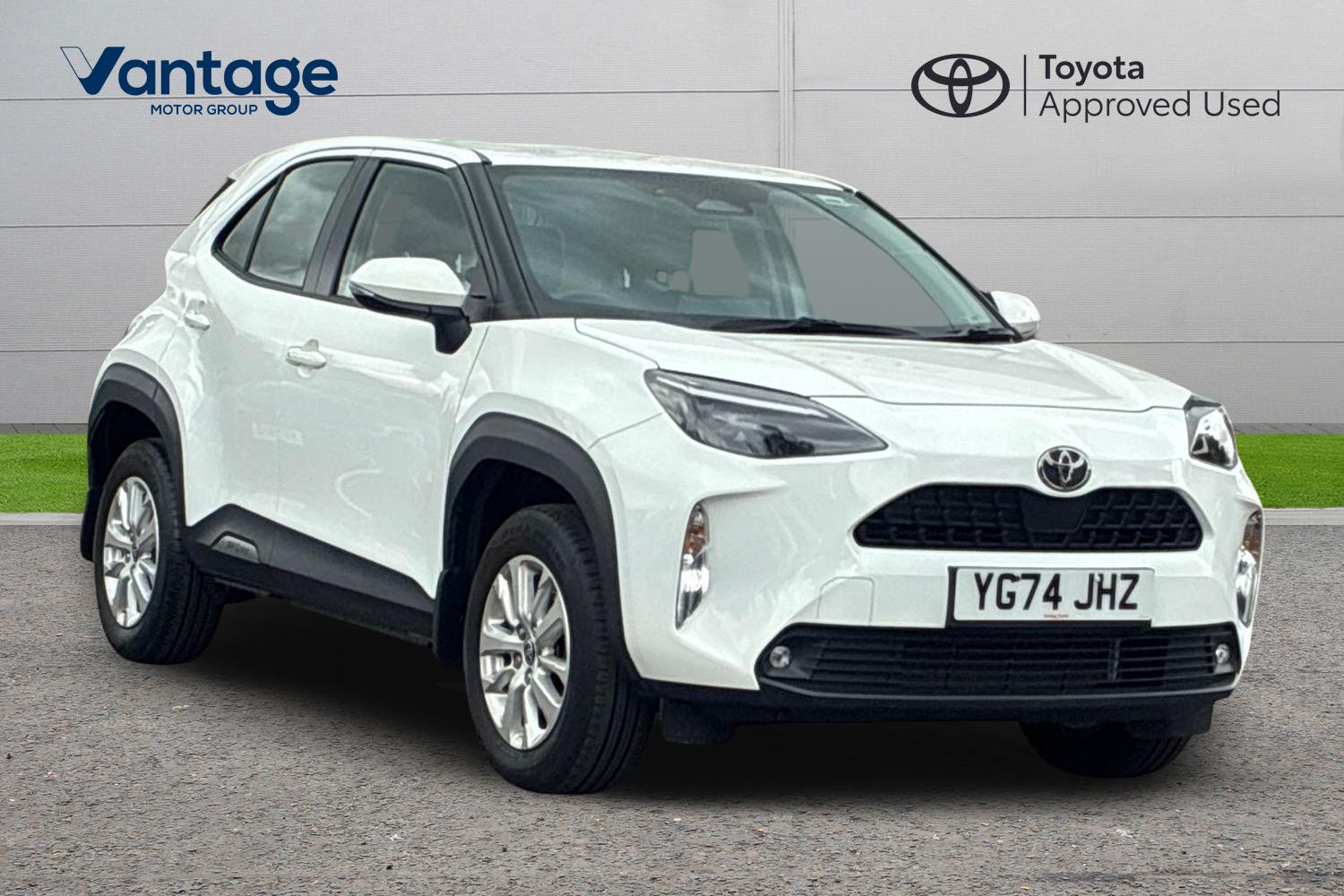 Main listing image - Toyota Yaris Cross