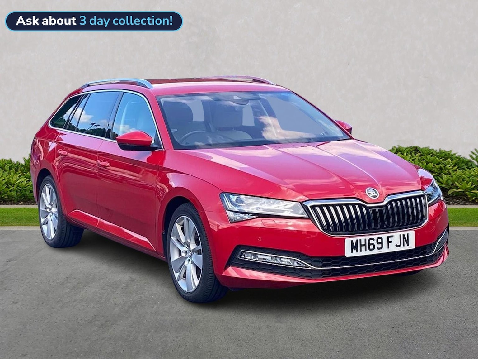 Main listing image - Skoda Superb Estate