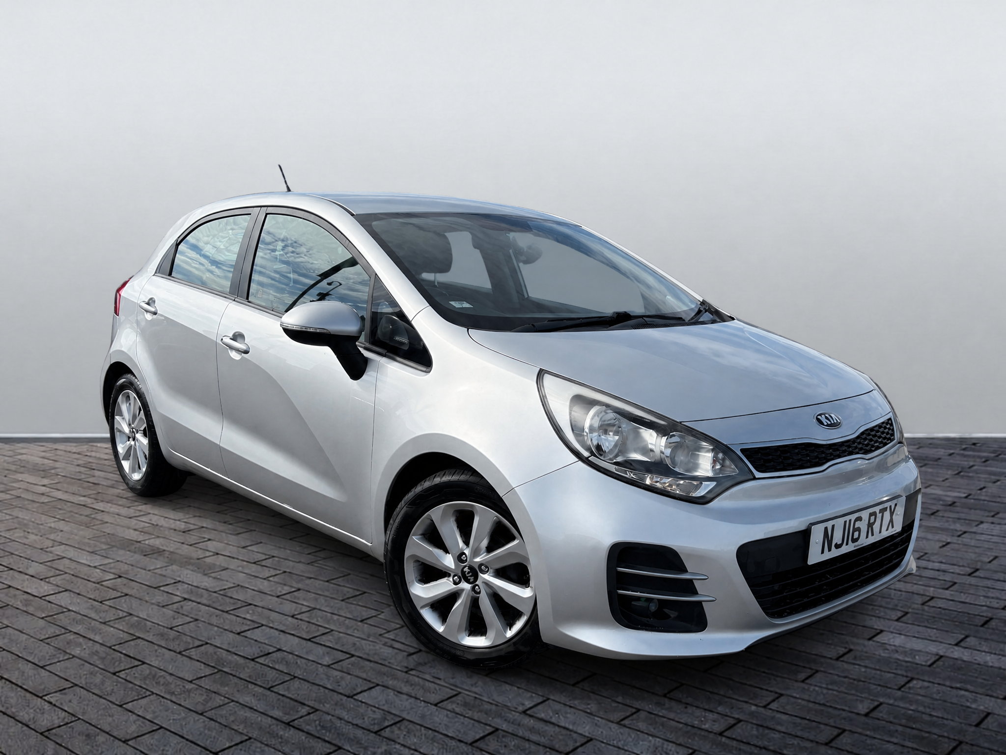 Main listing image - Kia Rio
