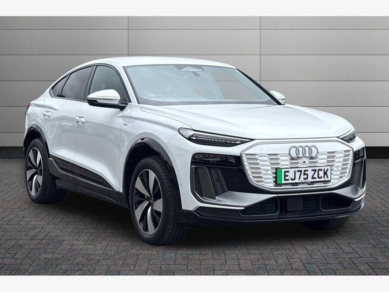 Main listing image - Audi Q6 e-tron