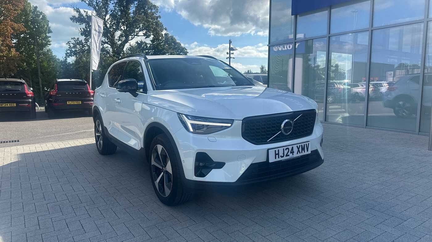 Main listing image - Volvo XC40