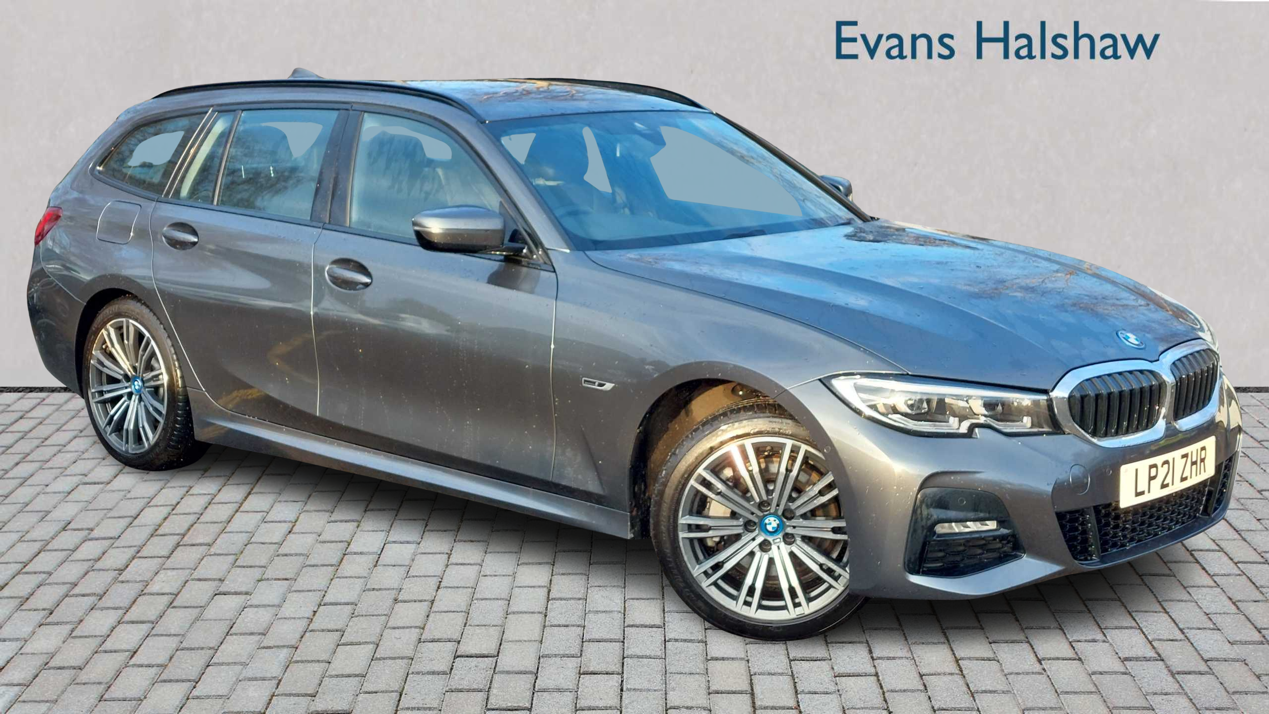 Main listing image - BMW 3 Series Touring