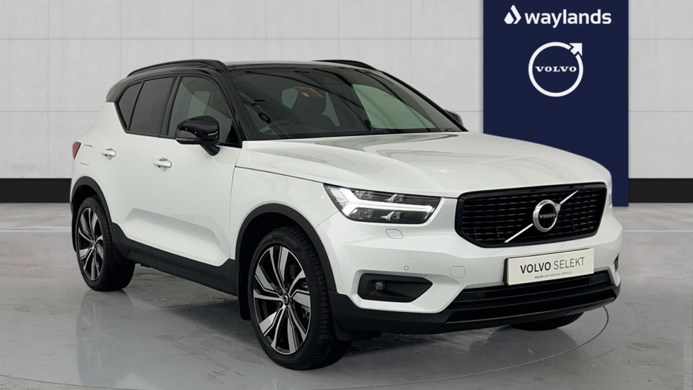 Main listing image - Volvo XC40 Recharge