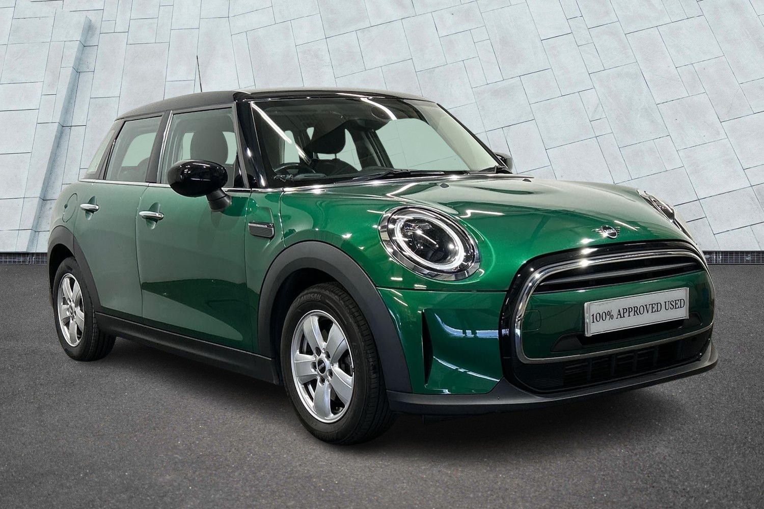 Main listing image - MINI Hatchback 5dr