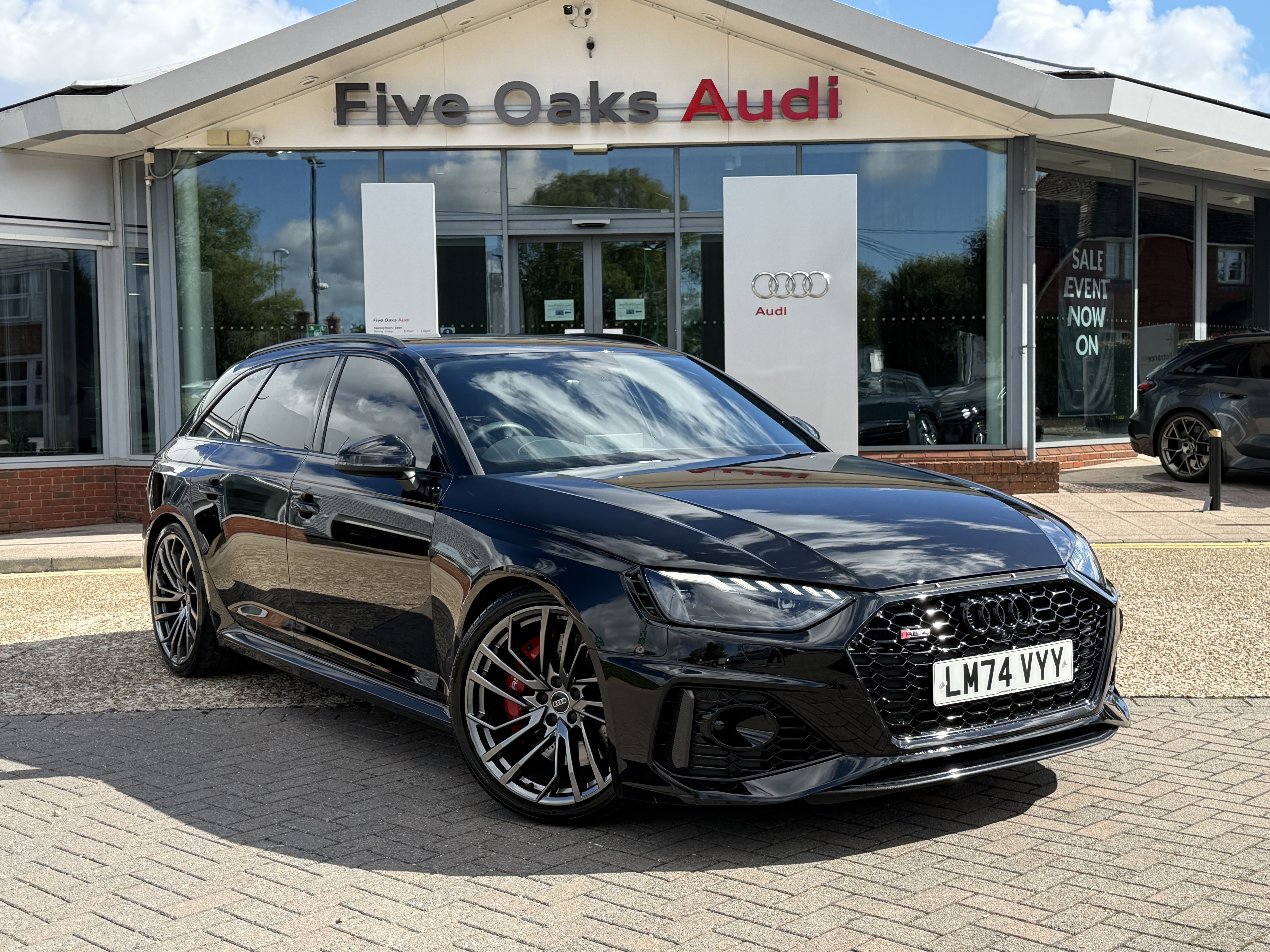 Main listing image - Audi RS4