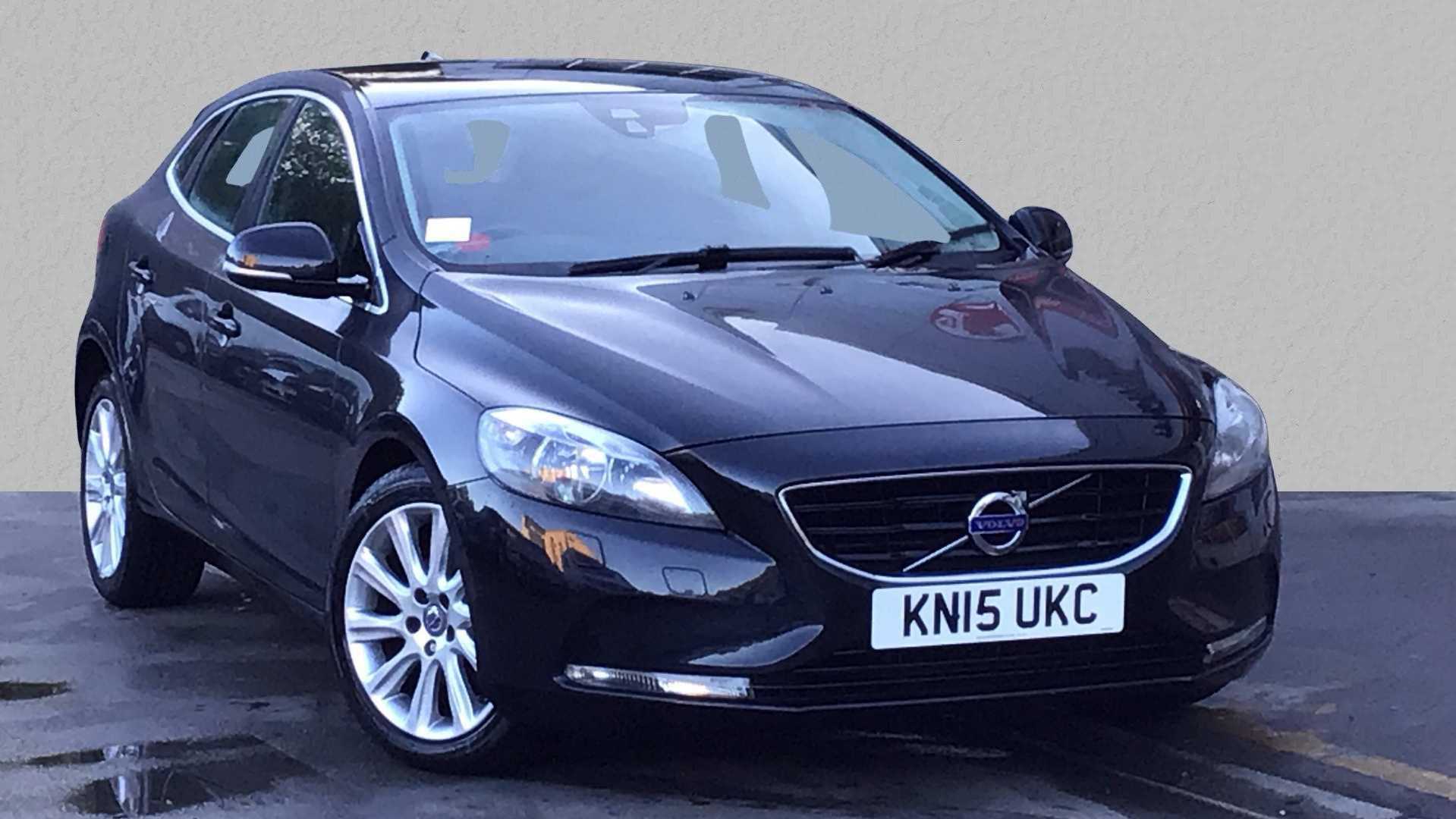 Main listing image - Volvo V40