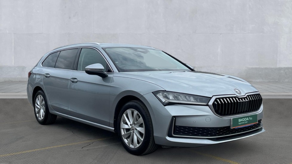 Main listing image - Skoda Superb Estate