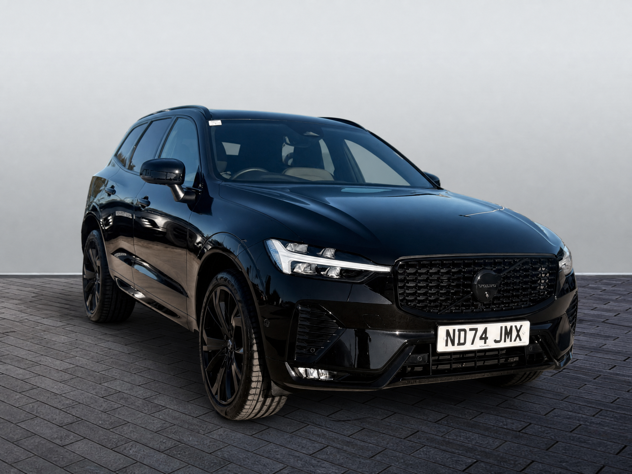 Main listing image - Volvo XC60