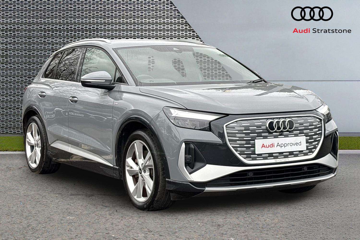 Main listing image - Audi Q4