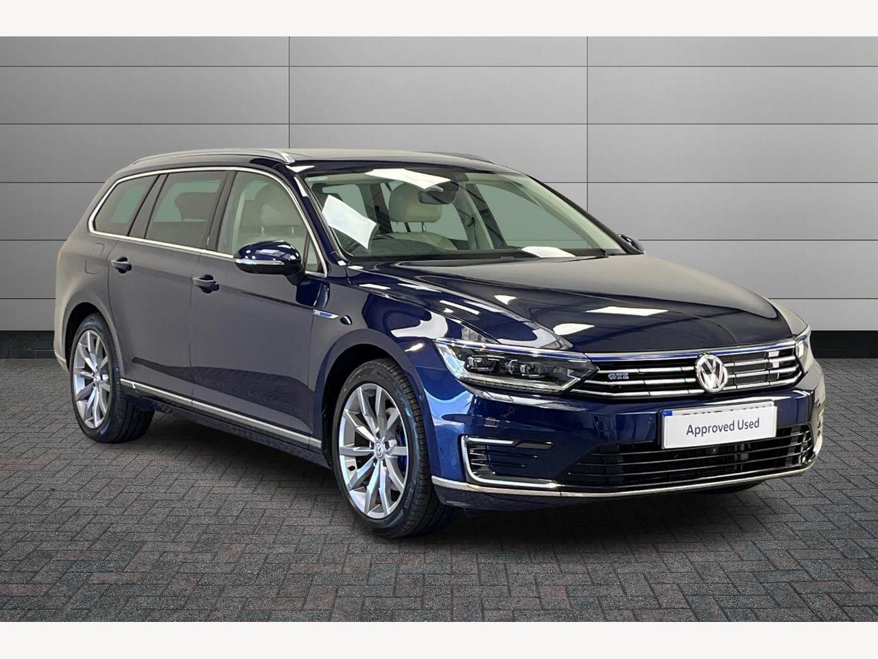 Main listing image - Volkswagen Passat GTE