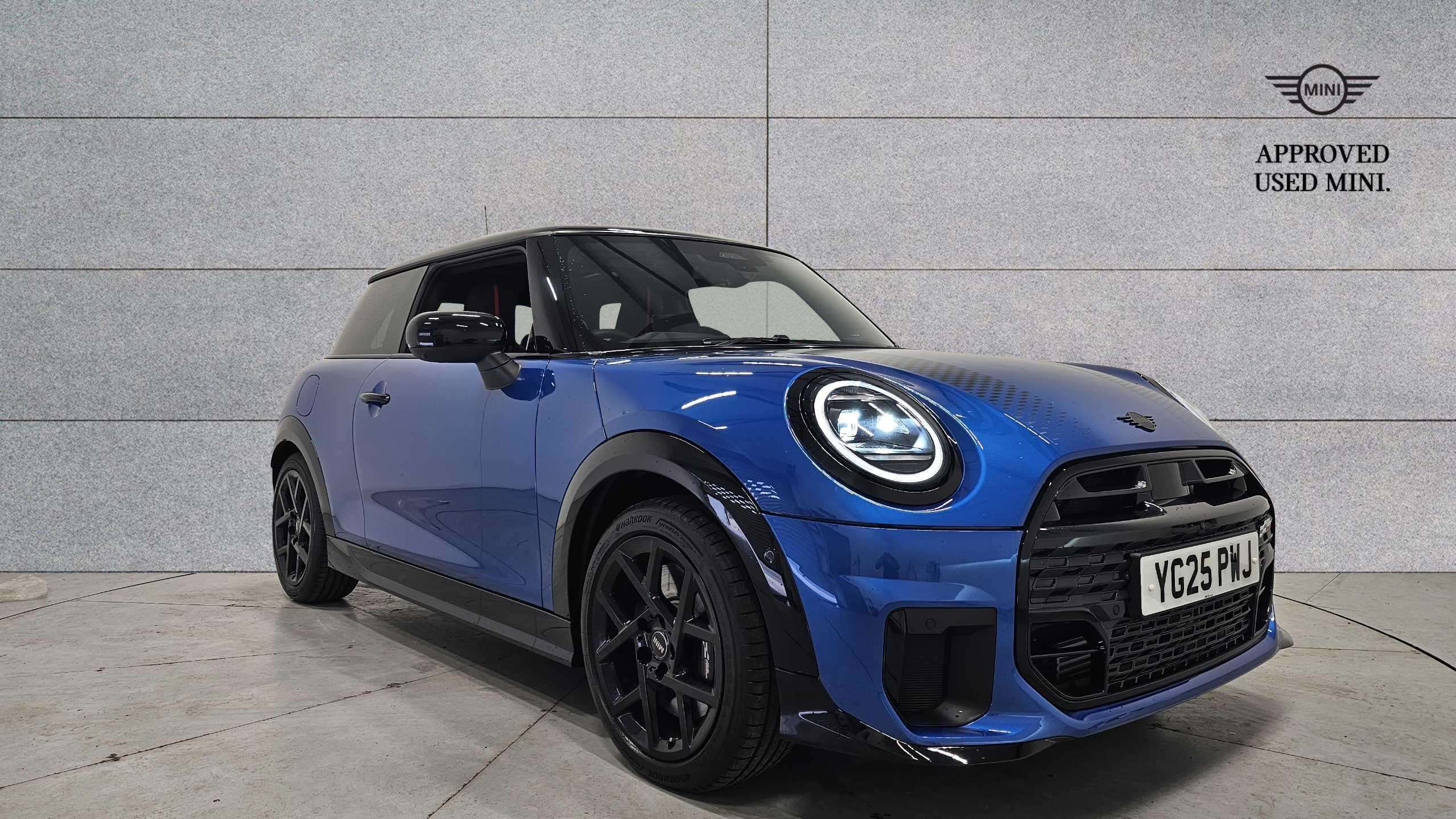Main listing image - MINI Hatchback