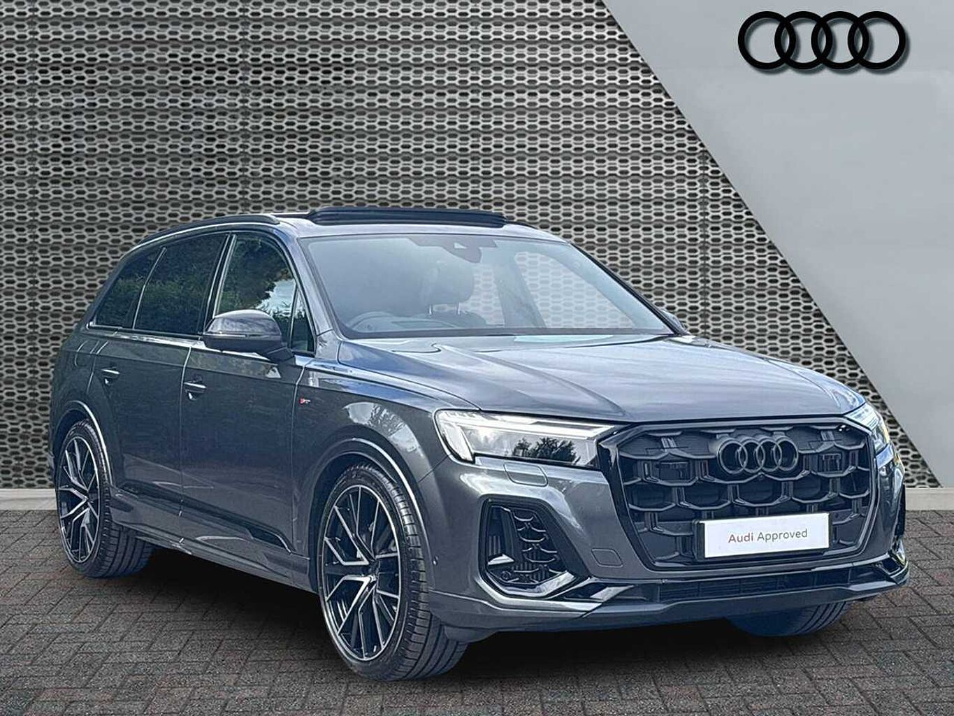Main listing image - Audi Q7