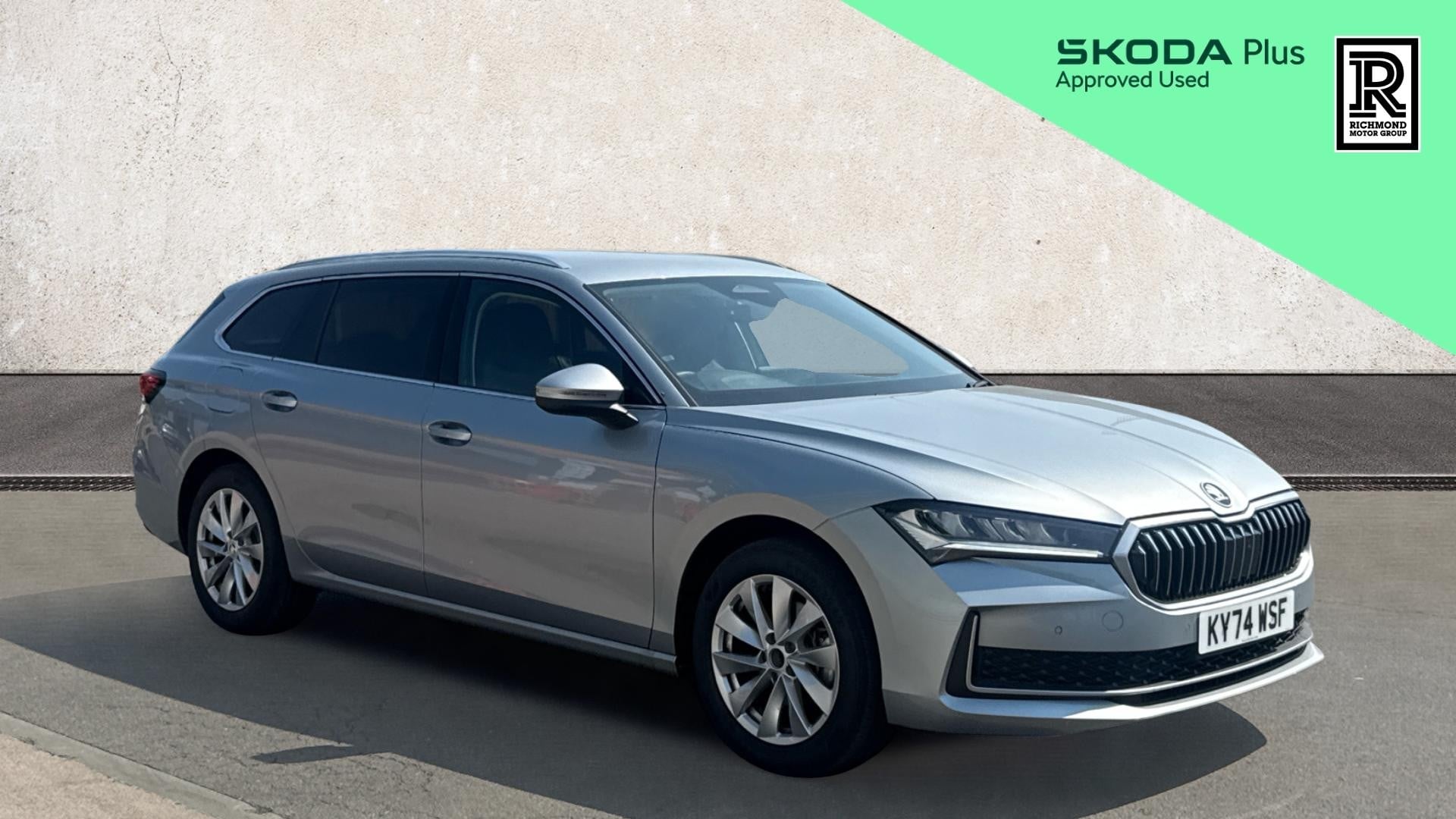 Main listing image - Skoda Superb