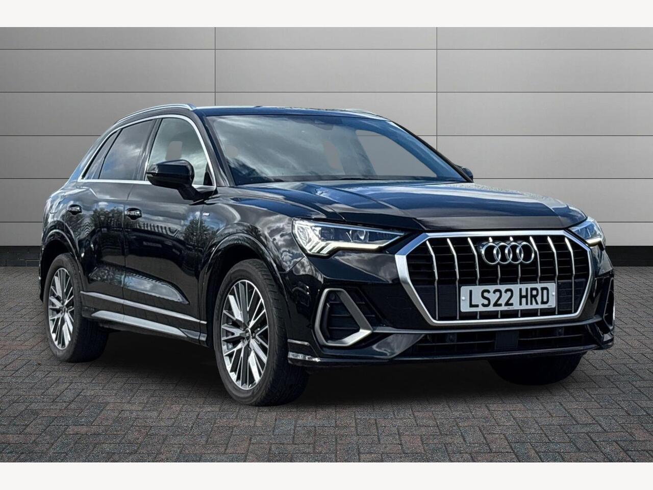 Main listing image - Audi Q3