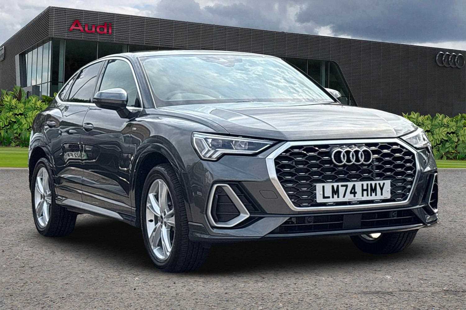 Main listing image - Audi Q3