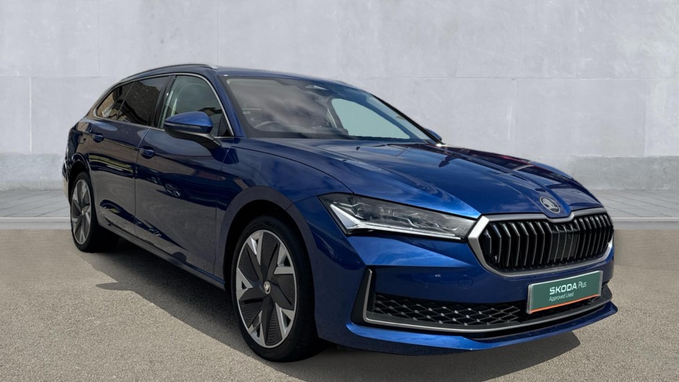 Main listing image - Skoda Superb Estate
