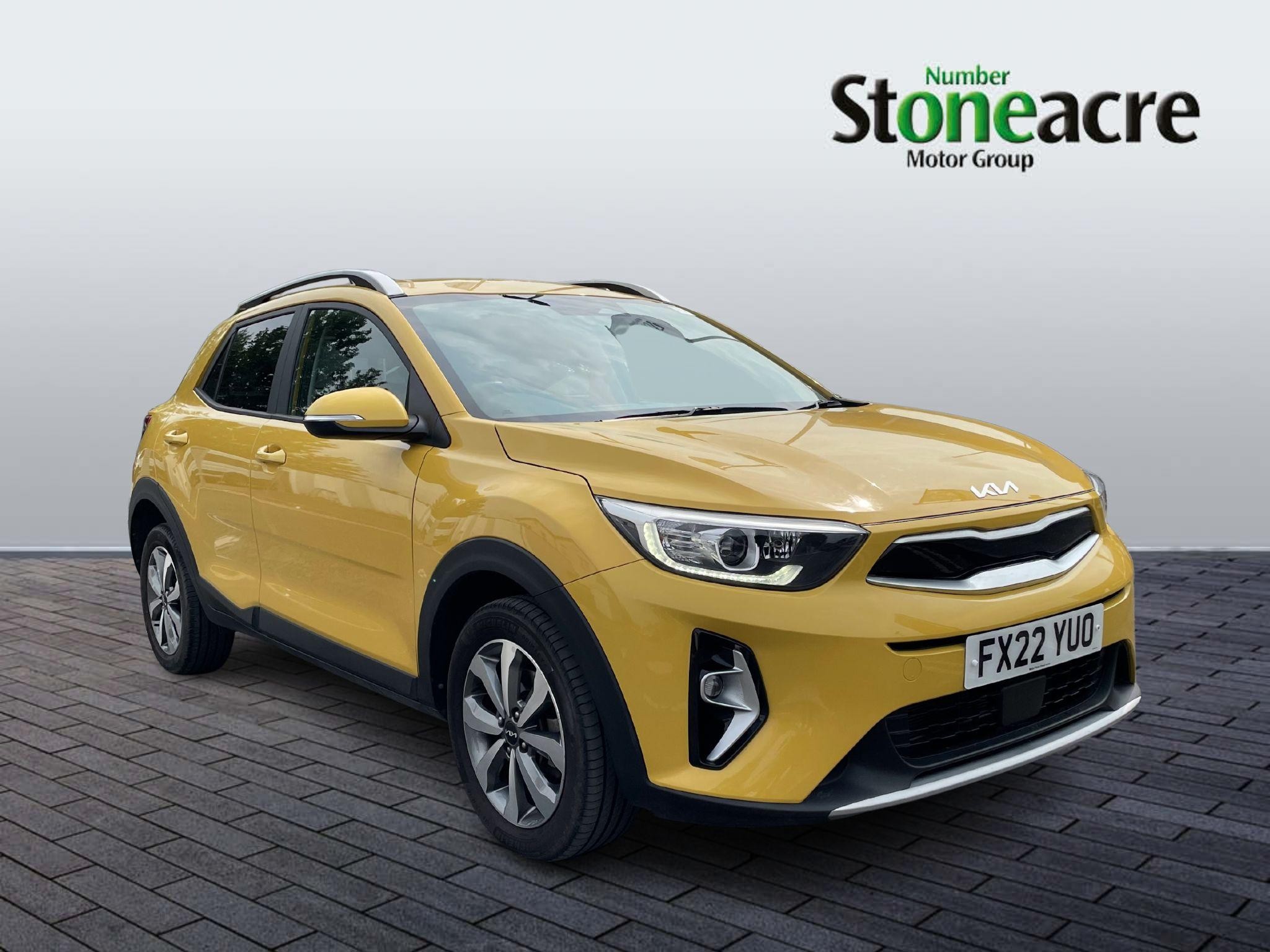 Main listing image - Kia Stonic