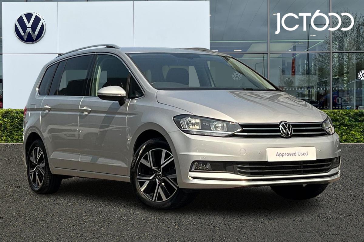 Main listing image - Volkswagen Touran