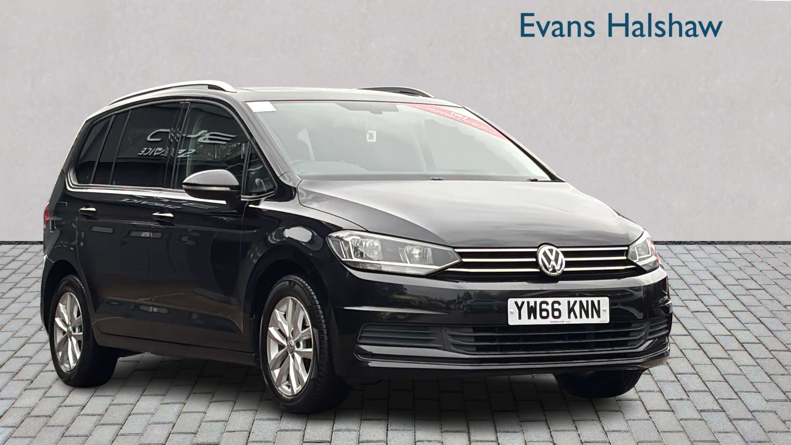 Main listing image - Volkswagen Touran