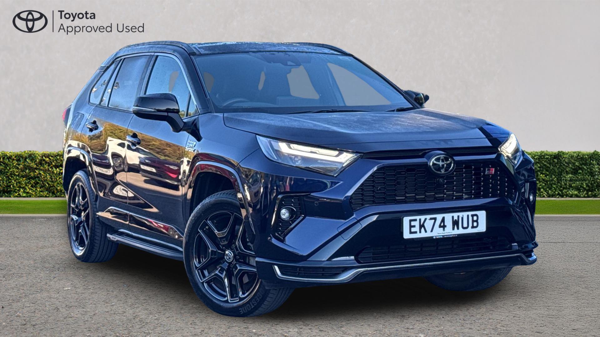 Main listing image - Toyota RAV4