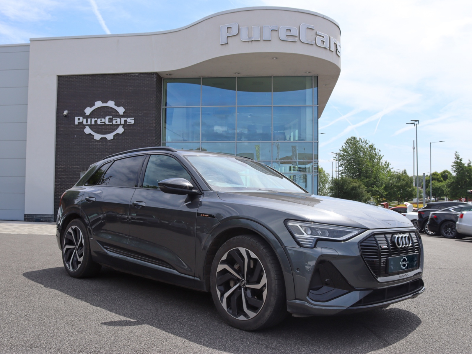 Main listing image - Audi e-tron