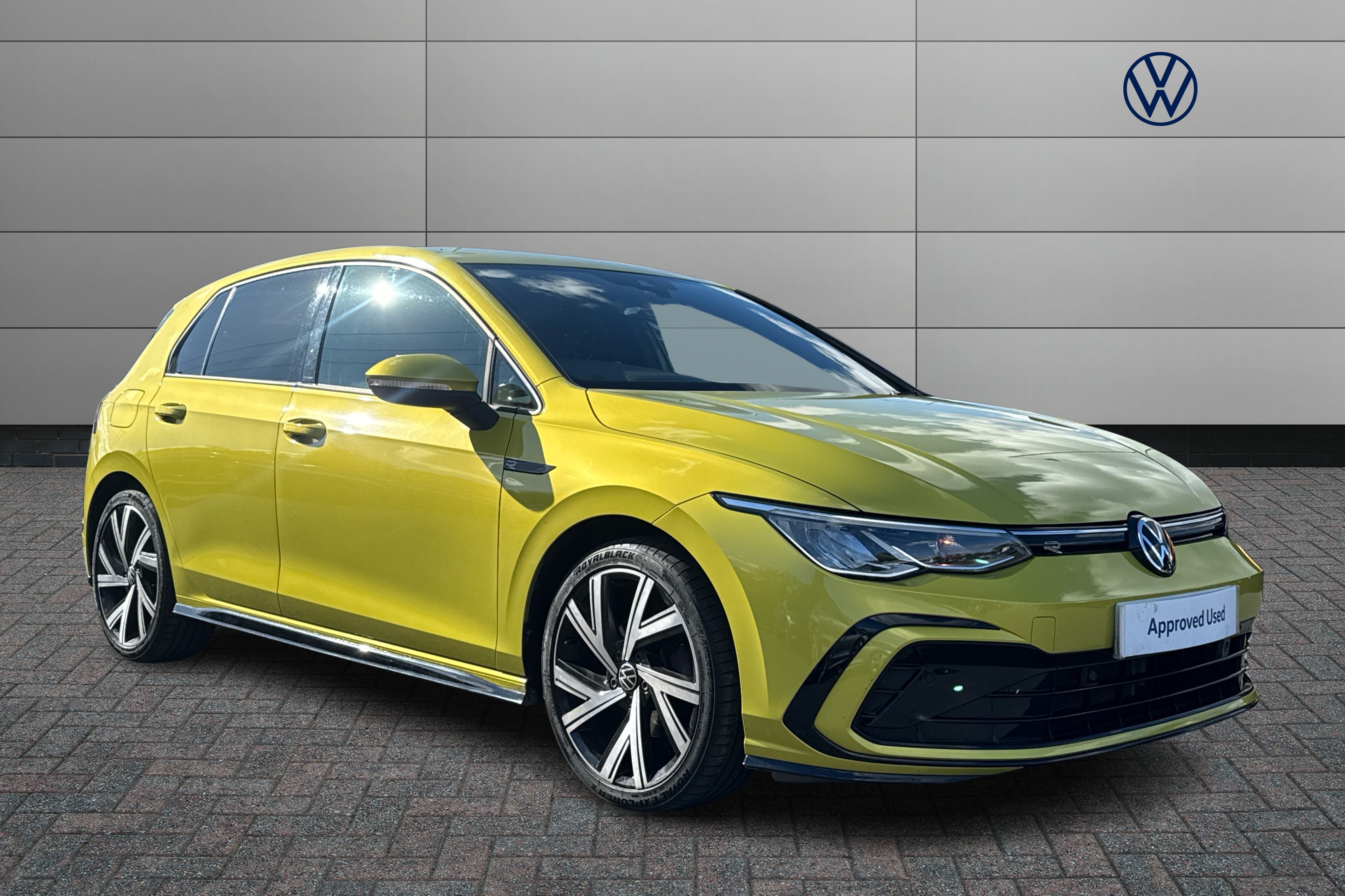 Main listing image - Volkswagen Golf