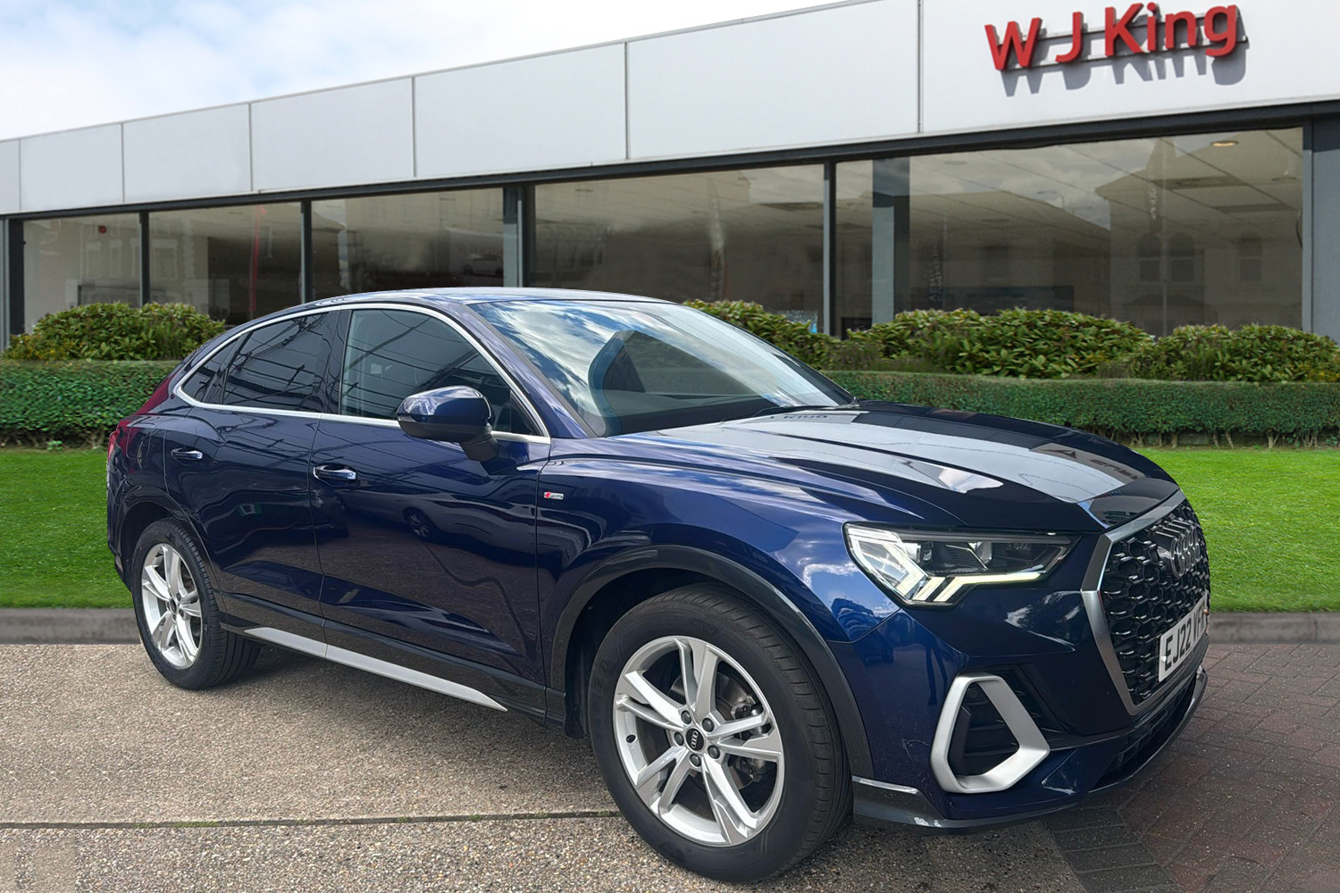 Main listing image - Audi Q3
