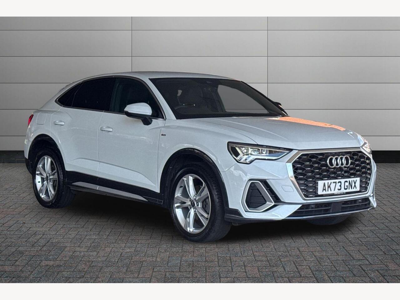 Main listing image - Audi Q3